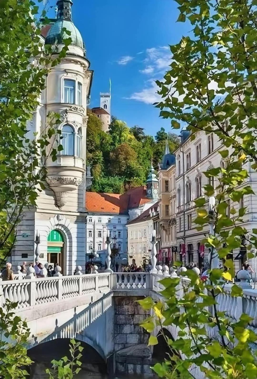 Little Plaza Duplex Apartment Ljubljana Luaran gambar